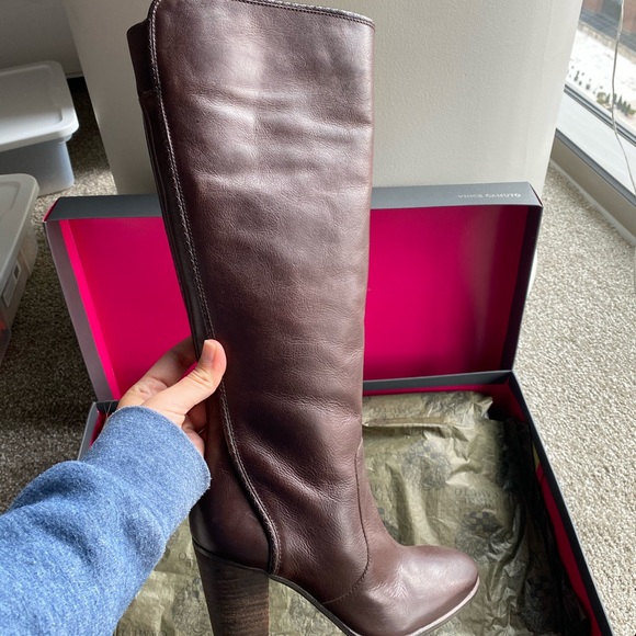 Vince Camuto Shoes - VINCE CAMUTO never worn leather boots